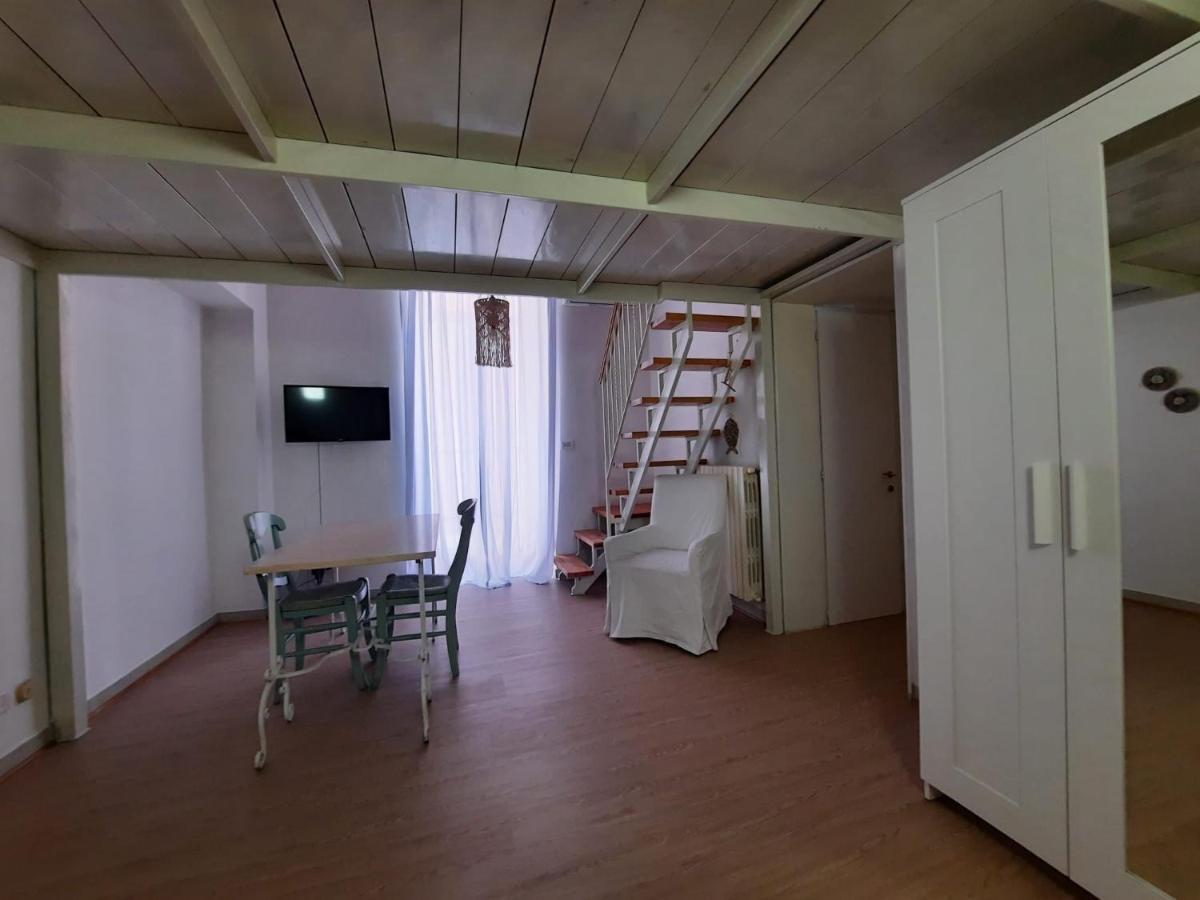Dimora Almadia Acomodação com café da manhã Monopoli Exterior foto